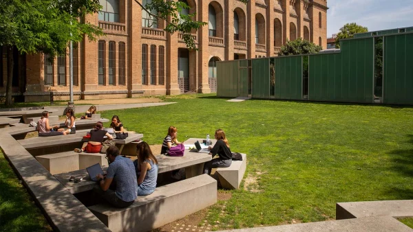 Universitas Terbaik di Spanyol Untuk Pelajar Internasional